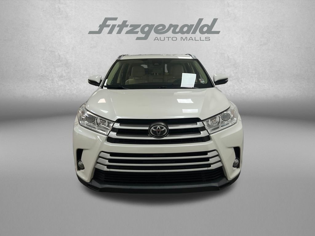 Used 2019 Toyota Highlander XLE FWD image 11