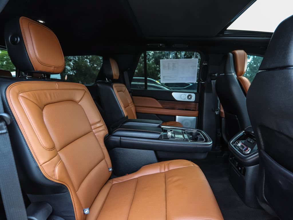 Used 2019 Lincoln Navigator Reserve AWD/4WD image 29