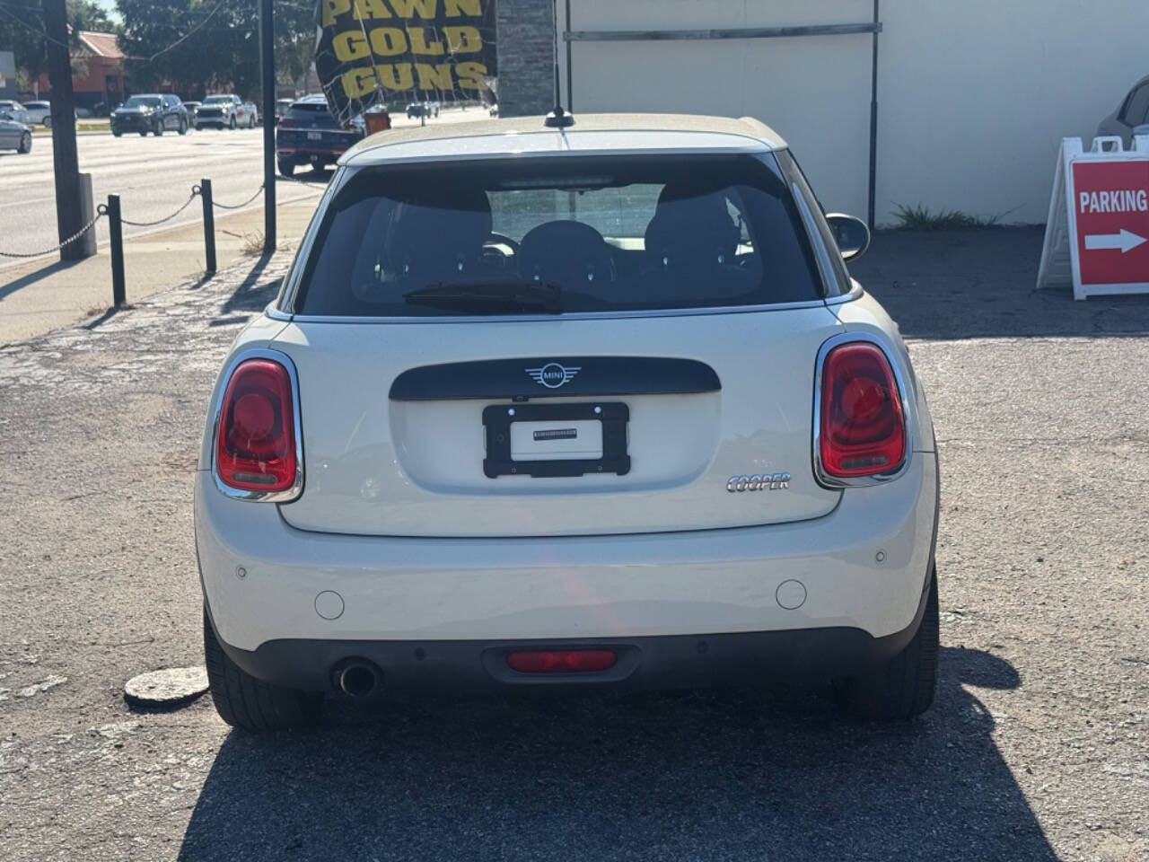 Used 2019 MINI Cooper 4-Door Hardtop FWD image 4