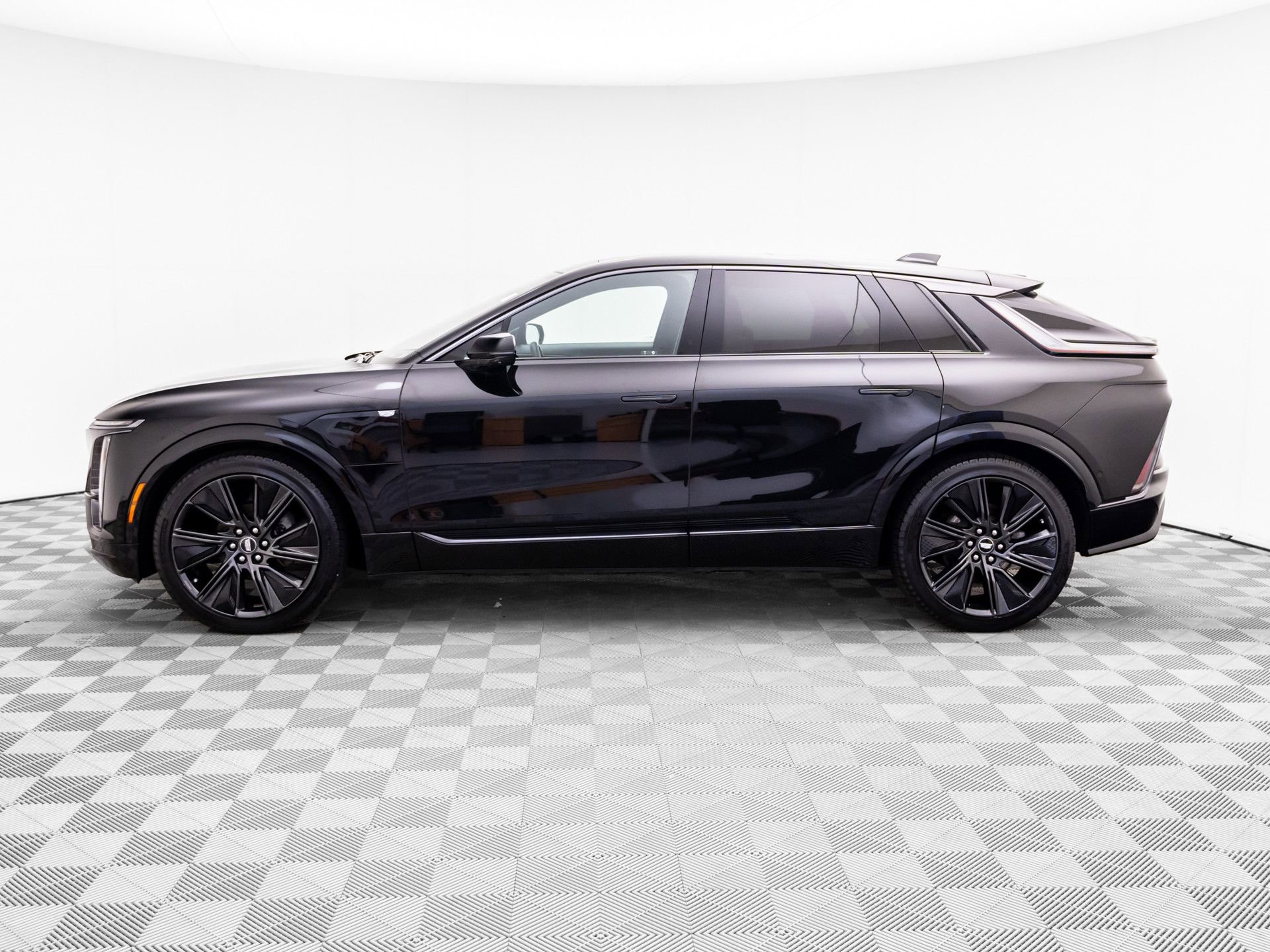 Certified 2024 Cadillac Lyriq Sport video 2