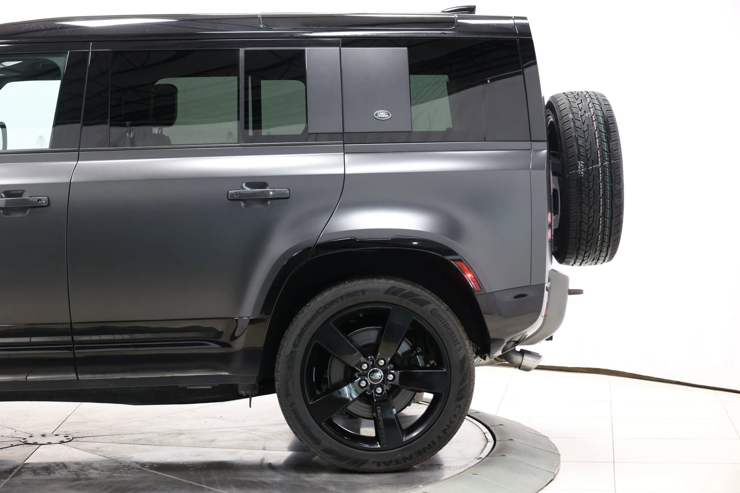 Used 2023 Land Rover Defender 110 Carpathian Edition AWD/4WD image 9