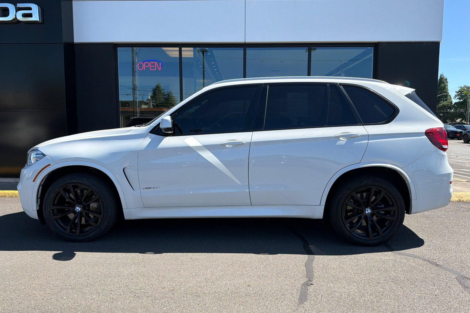 Used 2017 BMW X5 xDrive50i AWD/4WD image 8