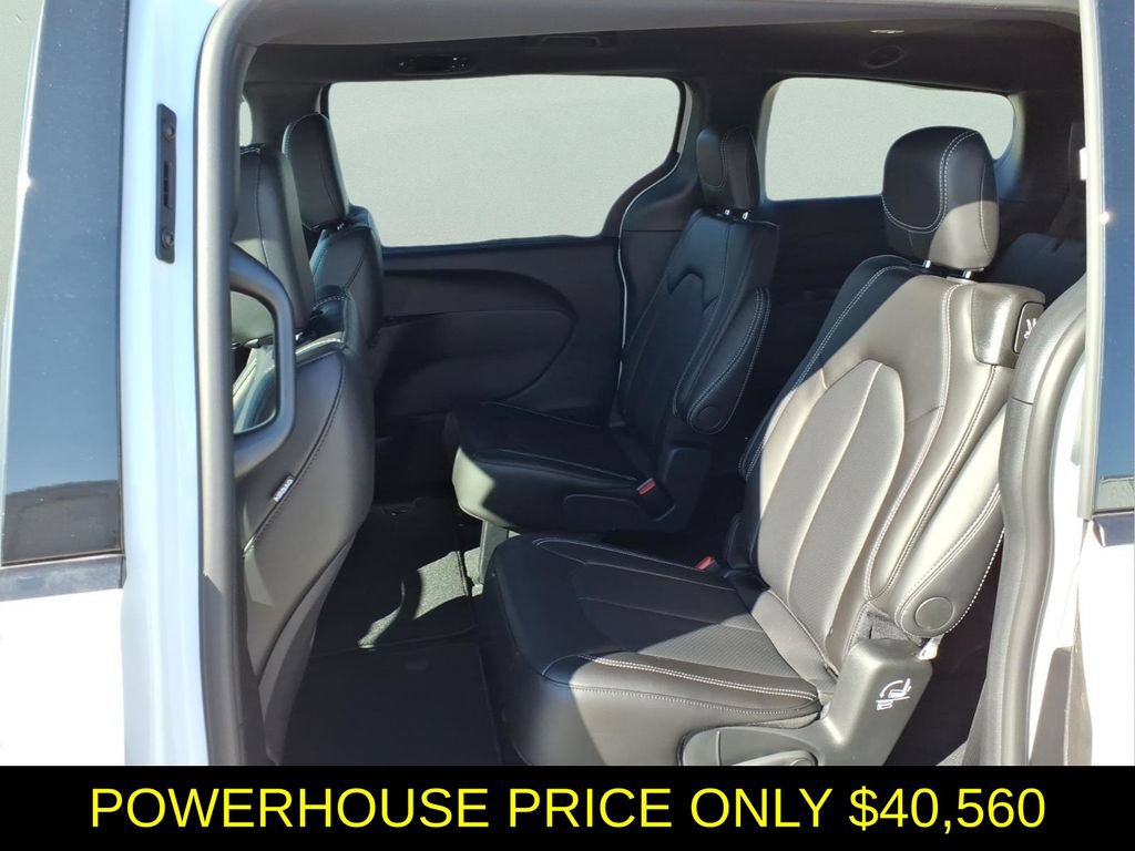 New 2026 Chrysler Pacifica Select w/ S Appearance Package FWD image 13