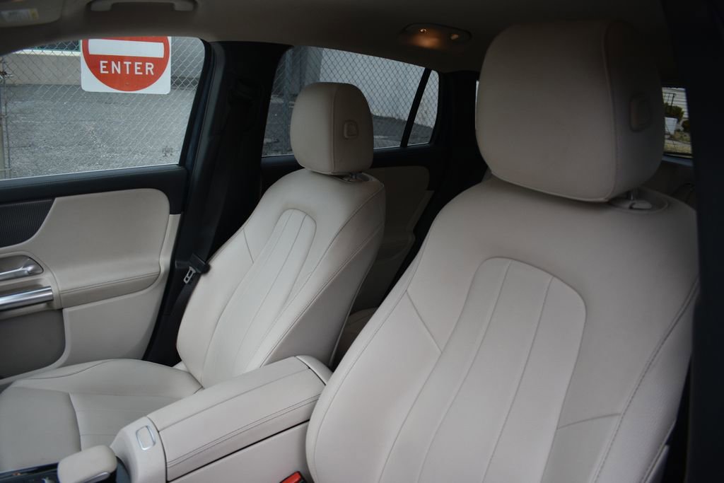 Used 2022 Mercedes-Benz GLA 250 w/ Premium Package Lite image 9