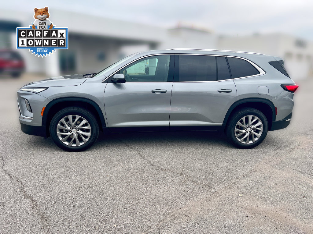 Used 2025 Buick Enclave Preferred w/ Power Package FWD image 2