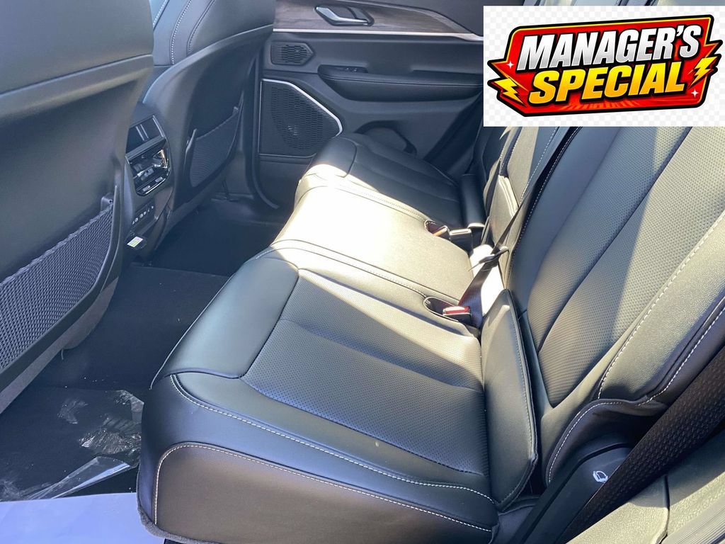 New 2026 Jeep Grand Cherokee Limited w/ Luxury Tech Group II RWD image 9