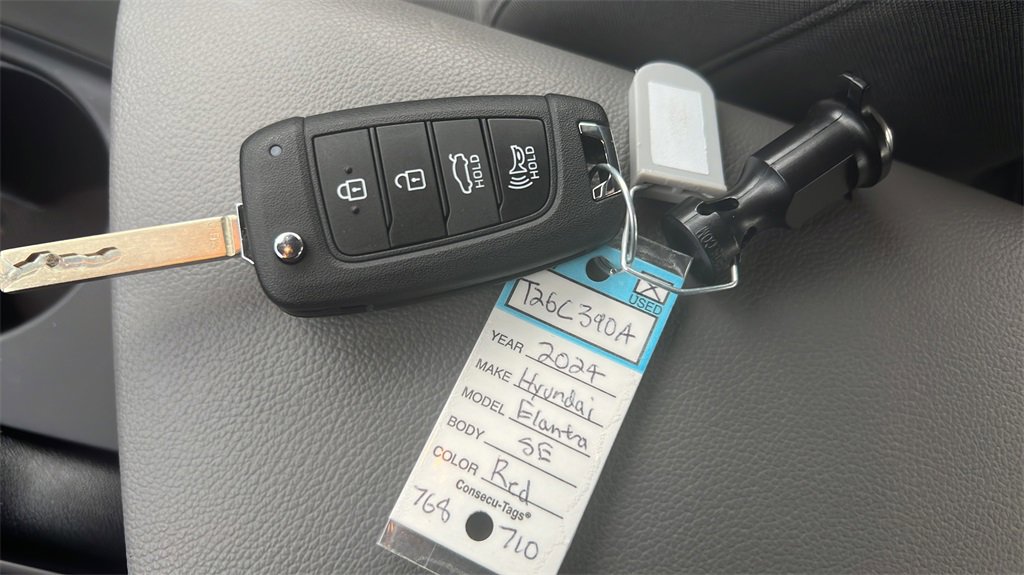 Certified 2024 Hyundai Elantra SE image 30