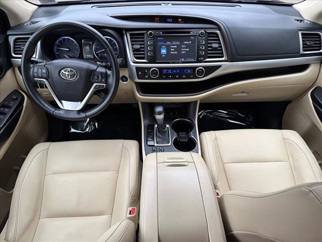 Used 2018 Toyota Highlander XLE image 21