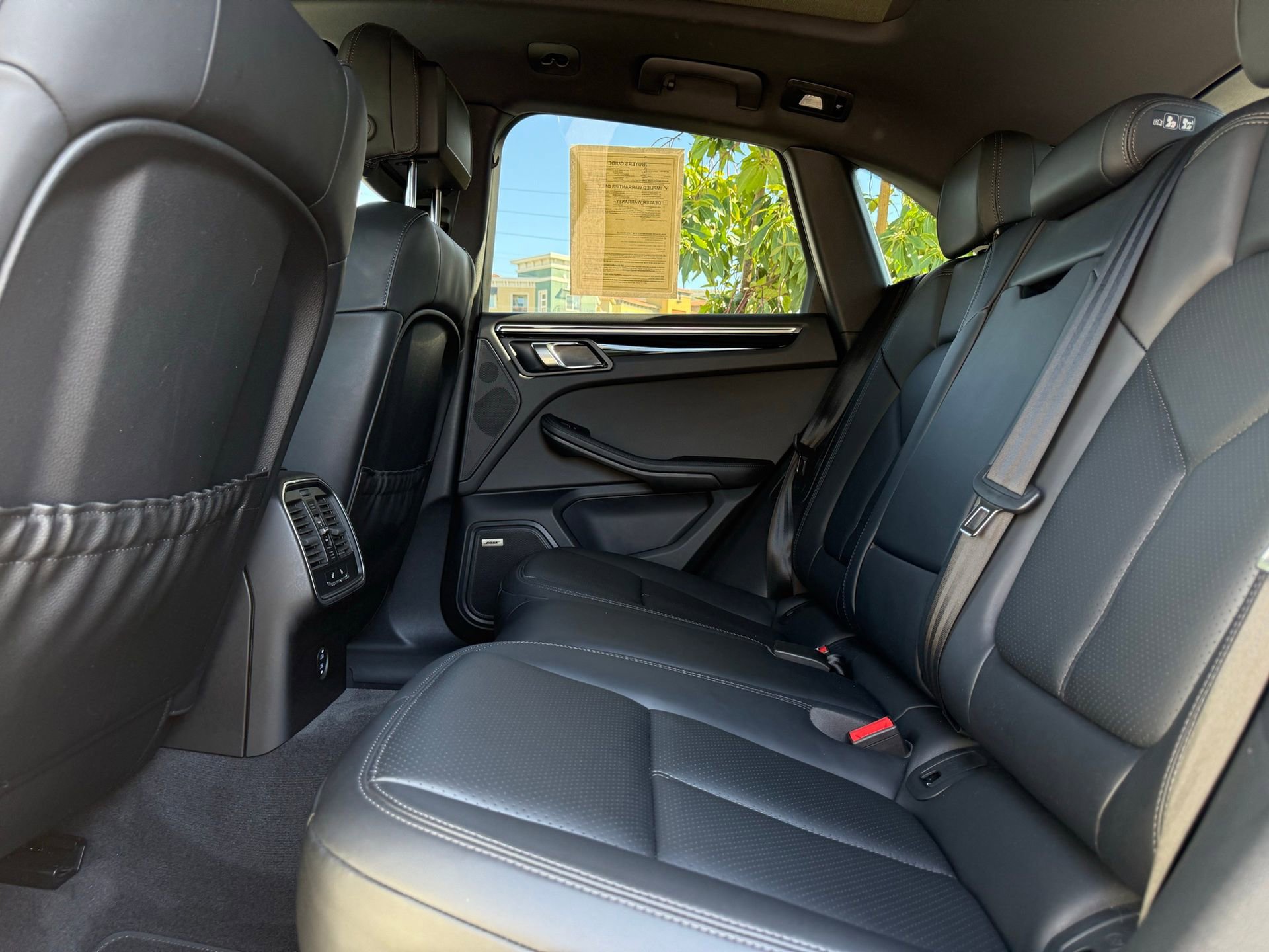 Used 2024 Porsche Macan image 30