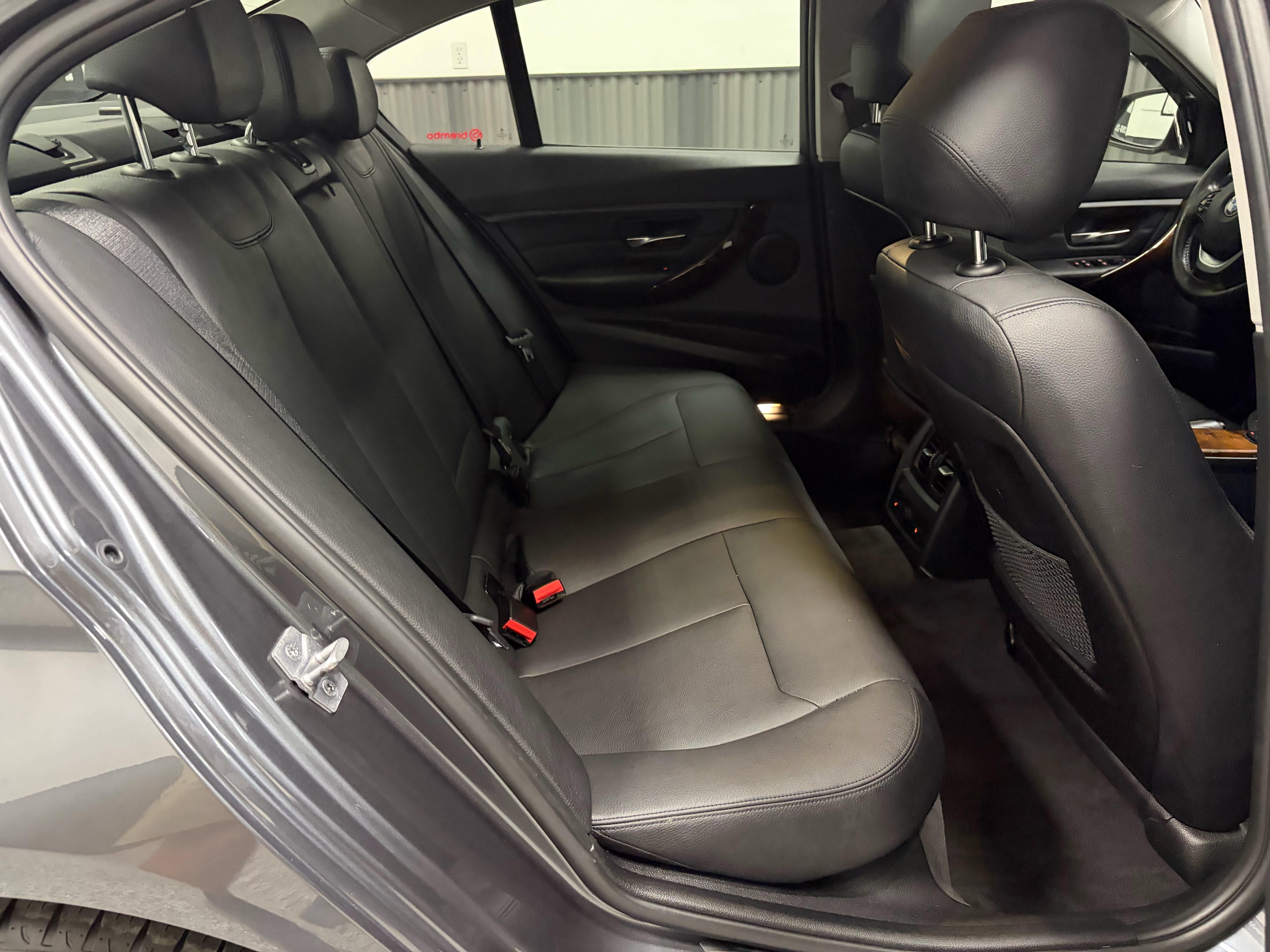 Used 2014 BMW 328d xDrive Sedan AWD/4WD image 25