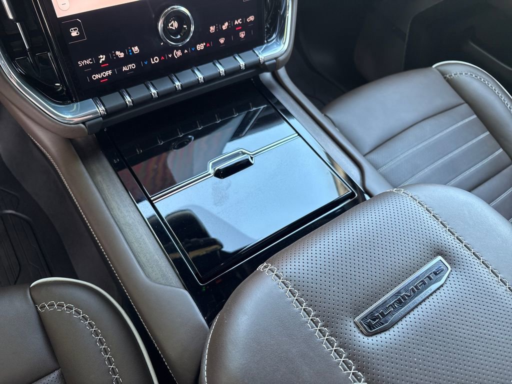 Certified 2025 GMC Yukon XL Denali Ultimate AWD/4WD image 25