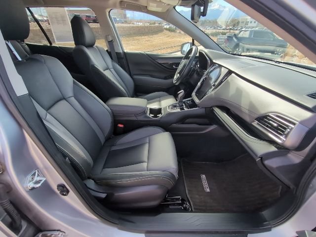 Used 2025 Subaru Outback Onyx Edition AWD/4WD image 32