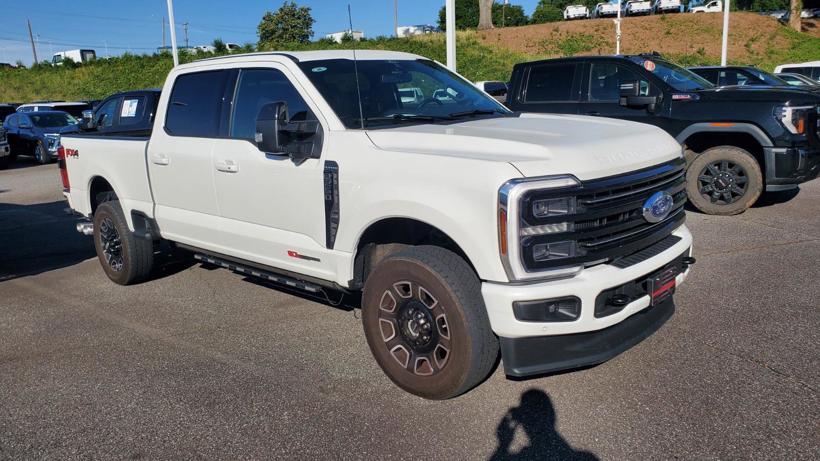 Used 2025 Ford F250 Platinum AWD/4WD image 2