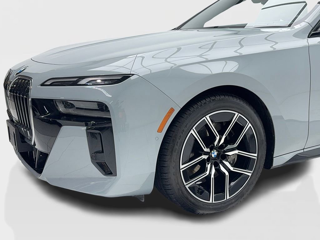 Used 2023 BMW 740i 740i M SPORT,NAV,CAM,PANO,HEAD image 6