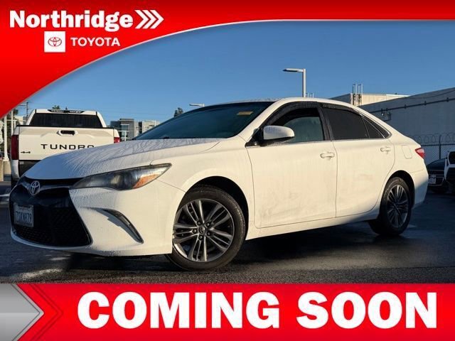 Used 2016 Toyota Camry SE image 2