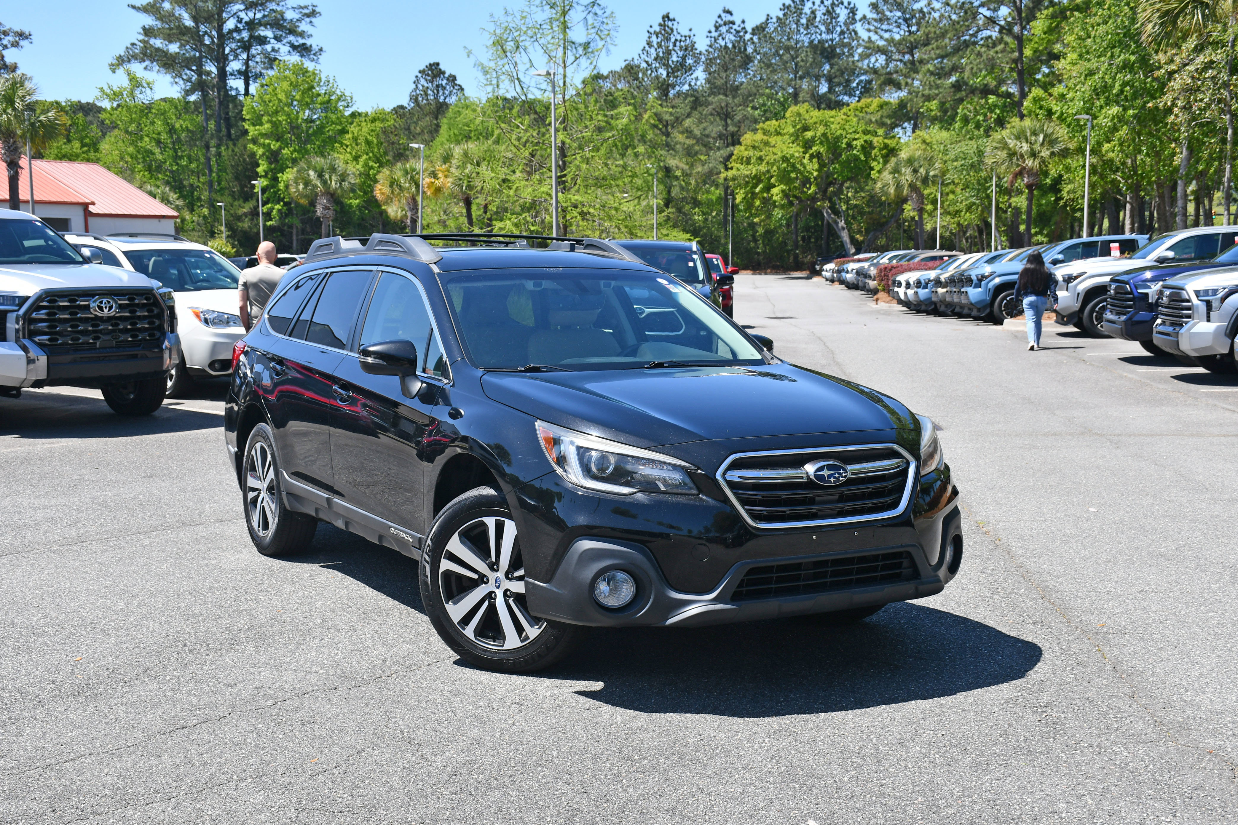 Used 2019 Subaru Outback 2.5i Limited w/ Popular Package #2 image 6