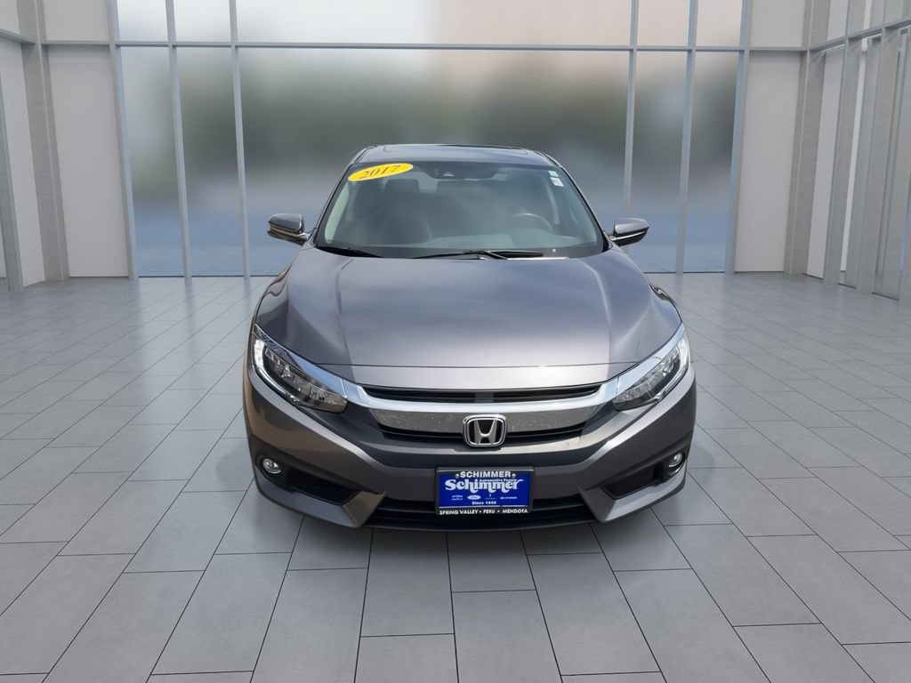 Used 2017 Honda Civic Touring image 3