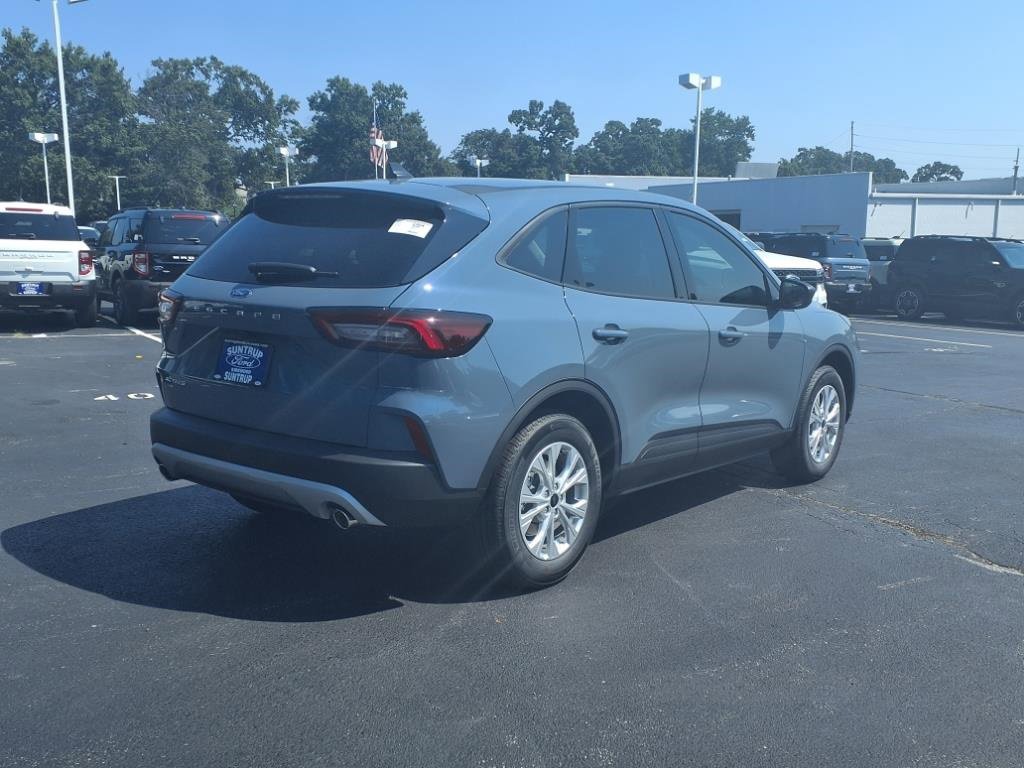 New 2025 Ford Escape Active image 2