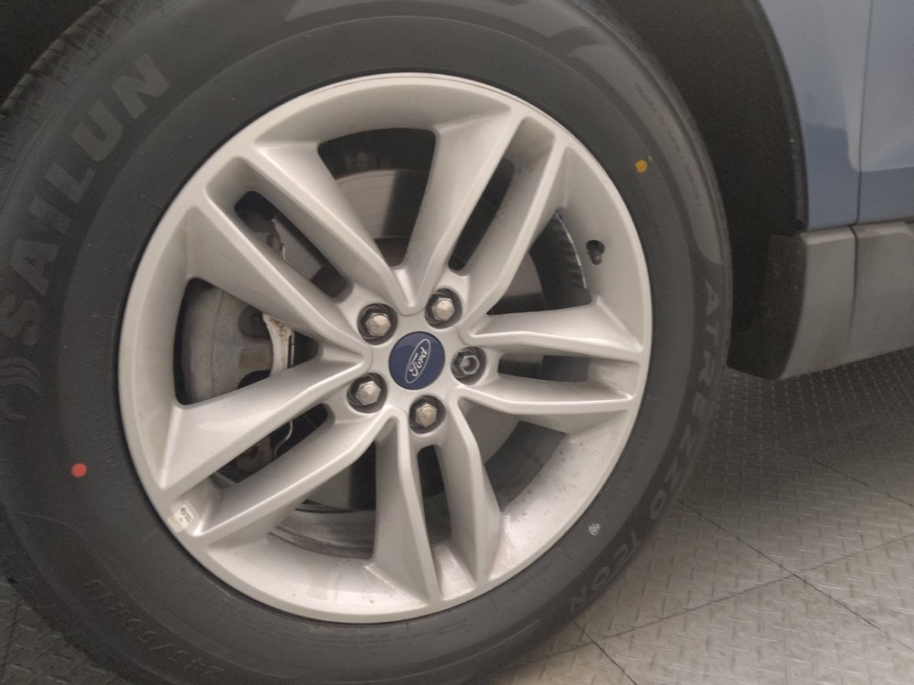 Used 2018 Ford Edge SEL image 31