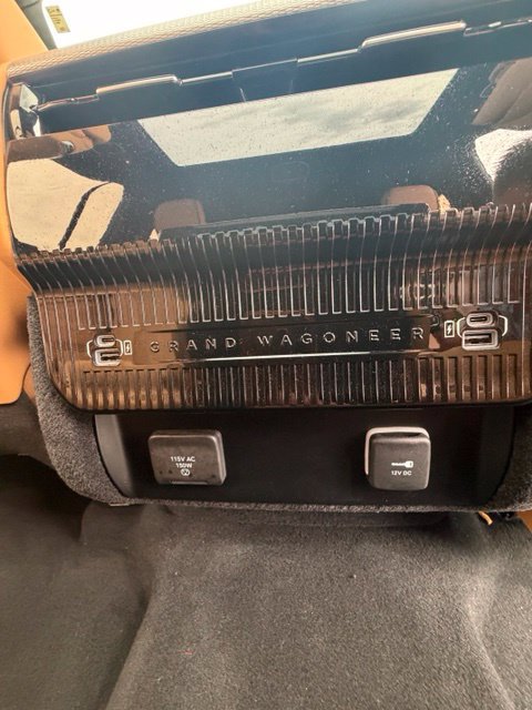 Used 2023 Jeep Grand Wagoneer Series III AWD/4WD image 53