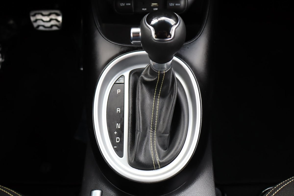 Used 2015 Kia Soul + FWD image 35