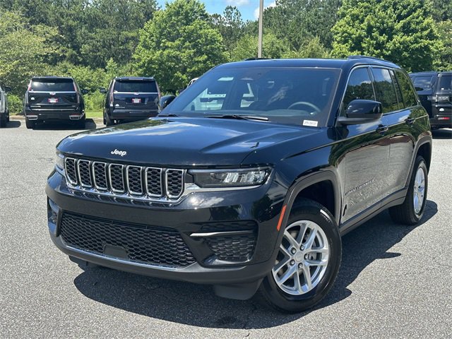 New 2025 Jeep Grand Cherokee Laredo w/ Luxury Tech Group I