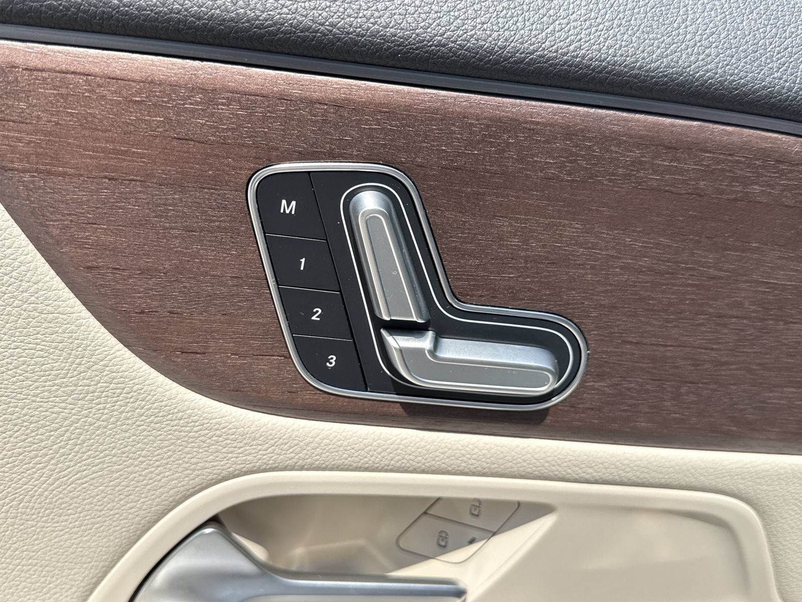 Certified 2023 Mercedes-Benz GLA 250 image 41