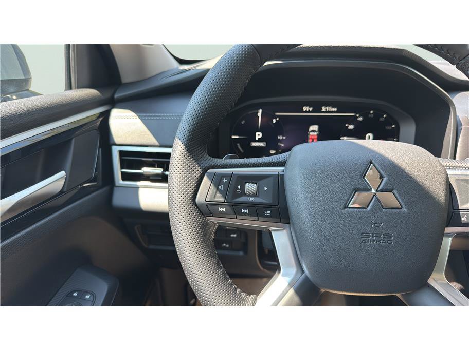 New 2026 Mitsubishi Outlander SE AWD/4WD image 28