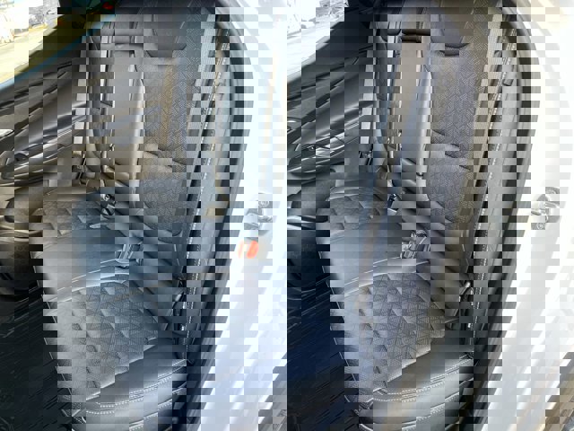 Used 2022 Chevrolet Bolt EUV LT w/ Convenience Package image 25