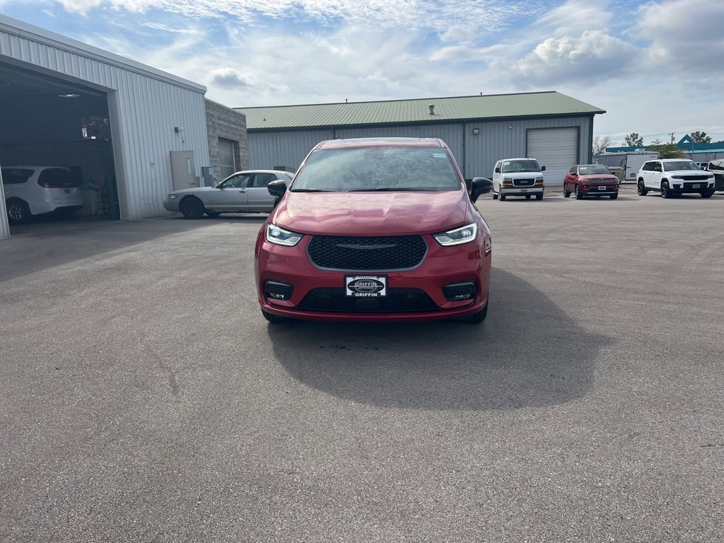 New 2026 Chrysler Pacifica Select image 32