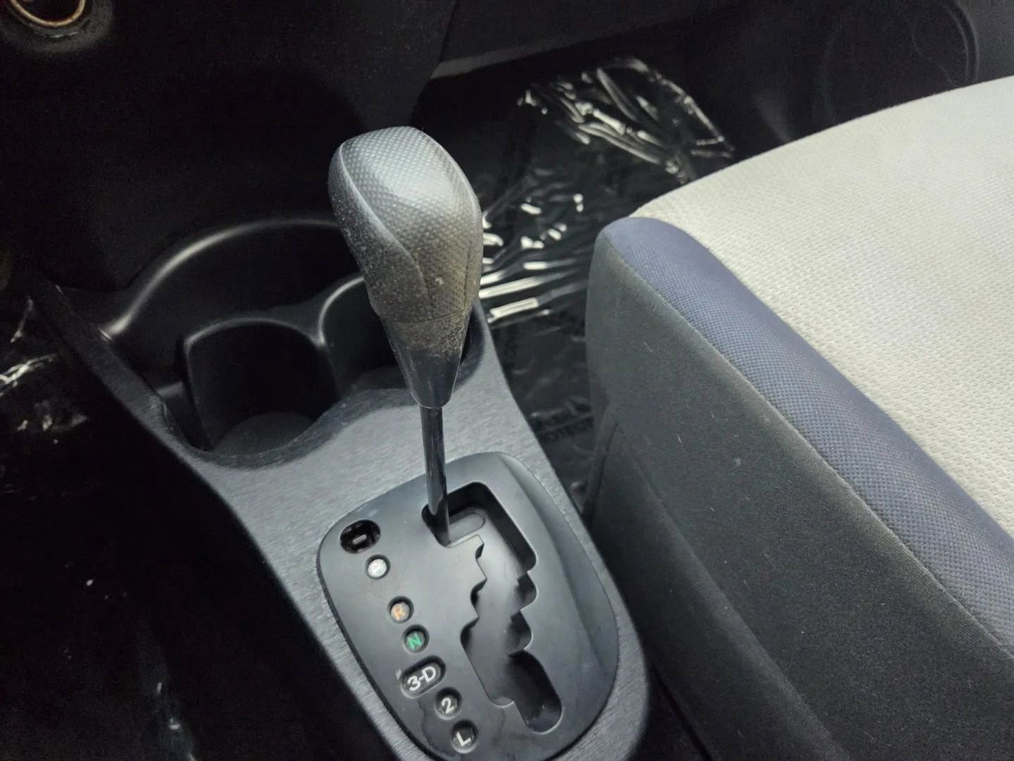 Used 2013 Toyota Yaris LE image 29