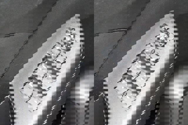 Used 2014 Honda CR-V LX image 9