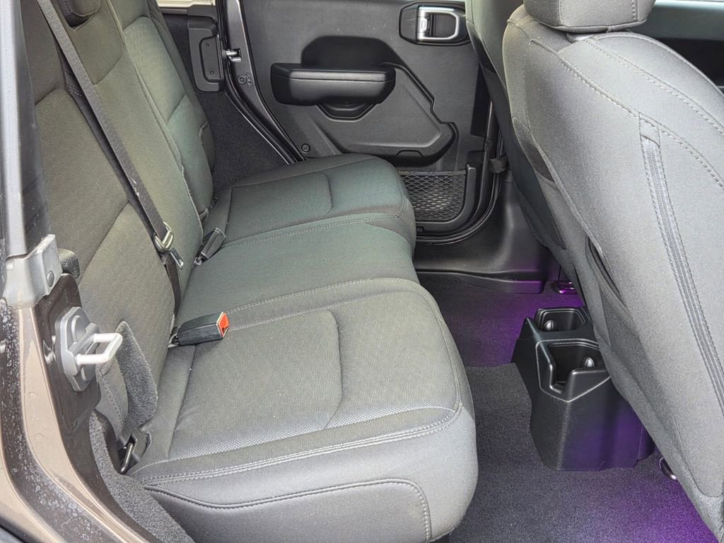 Used 2019 Jeep Wrangler Unlimited Sport S AWD/4WD image 17