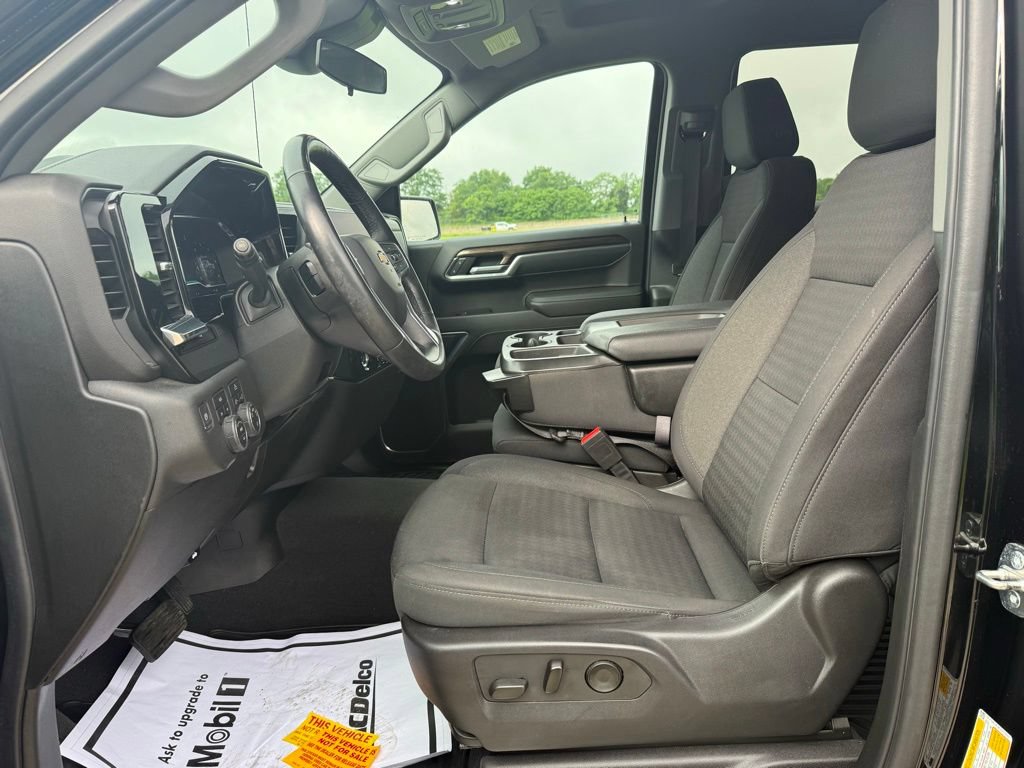 Used 2023 Chevrolet Silverado 1500 LT AWD/4WD image 26