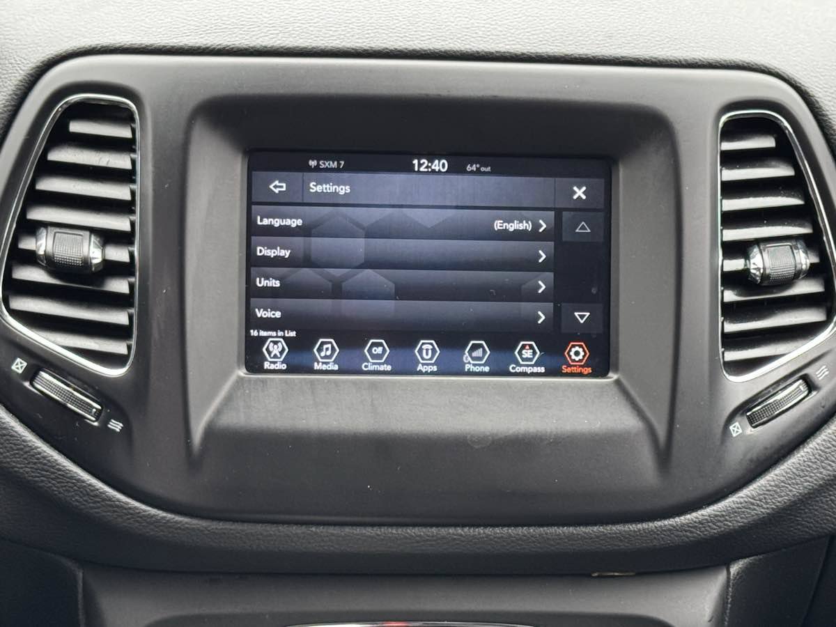 Used 2018 Jeep Compass Latitude w/ Popular Equipment Group AWD/4WD image 24