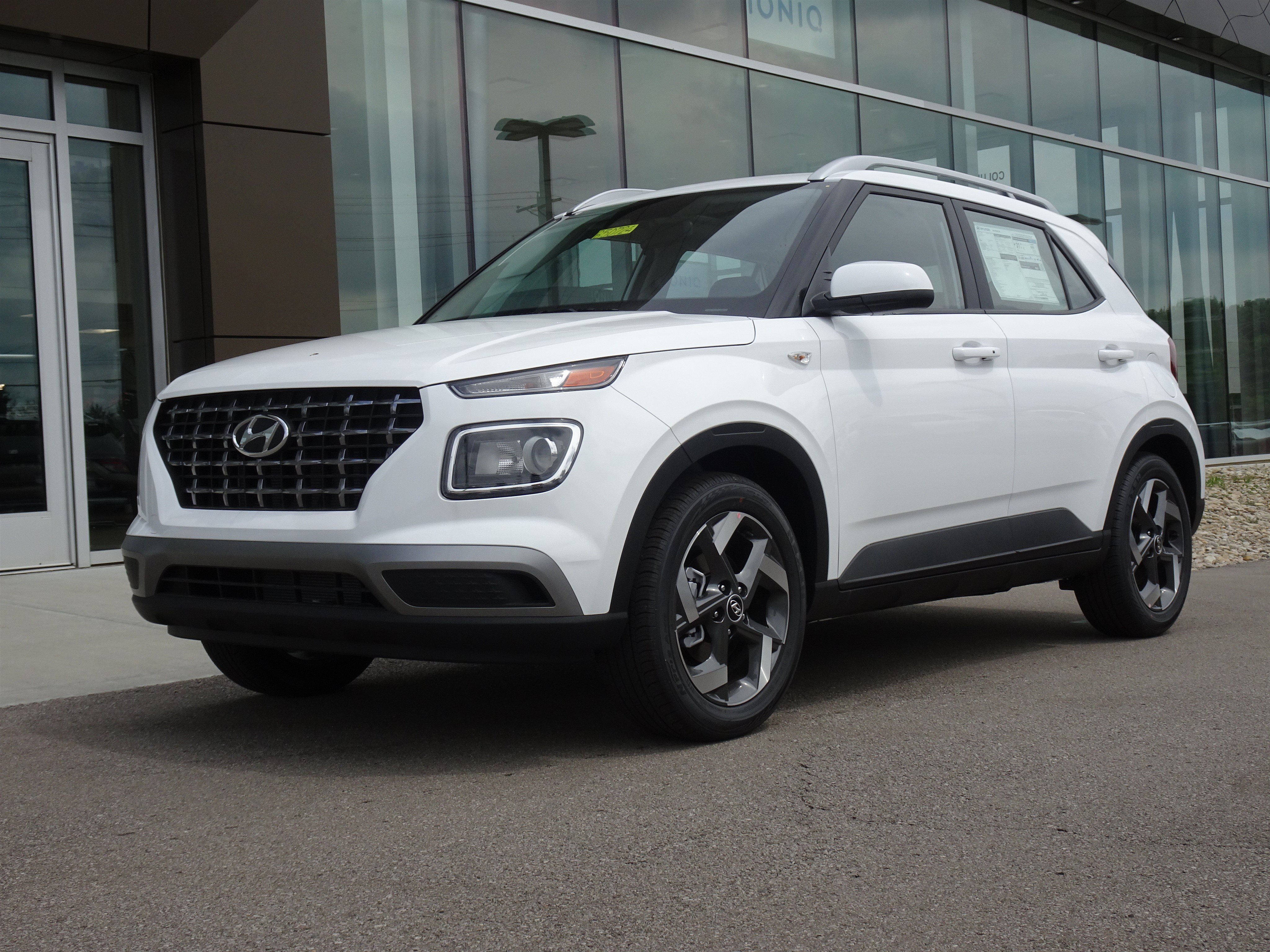 New 2026 Hyundai Venue SEL FWD image 1