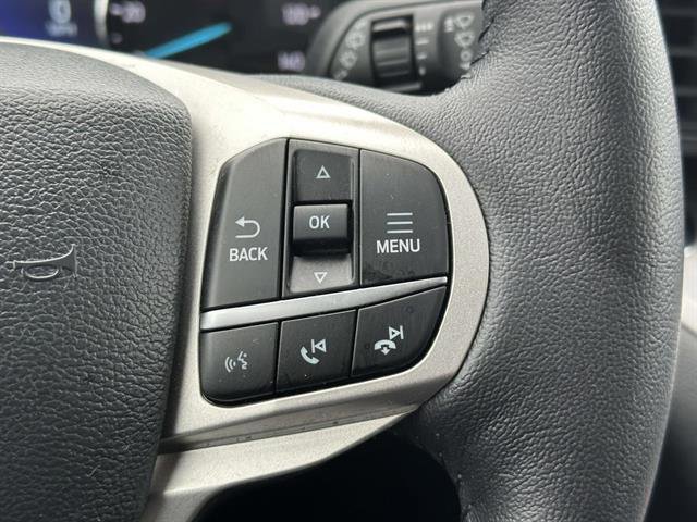 Used 2023 Ford Explorer XLT AWD/4WD image 16