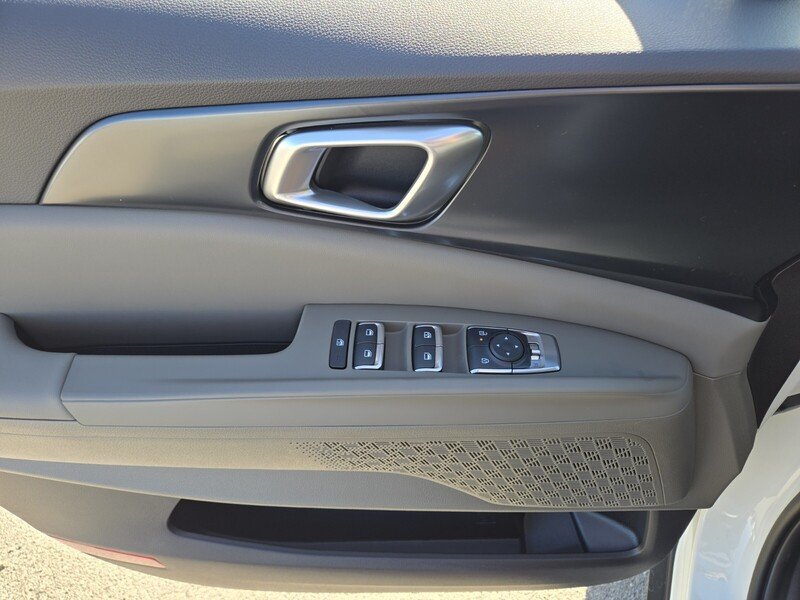 New 2026 Kia Carnival LXS FWD image 10