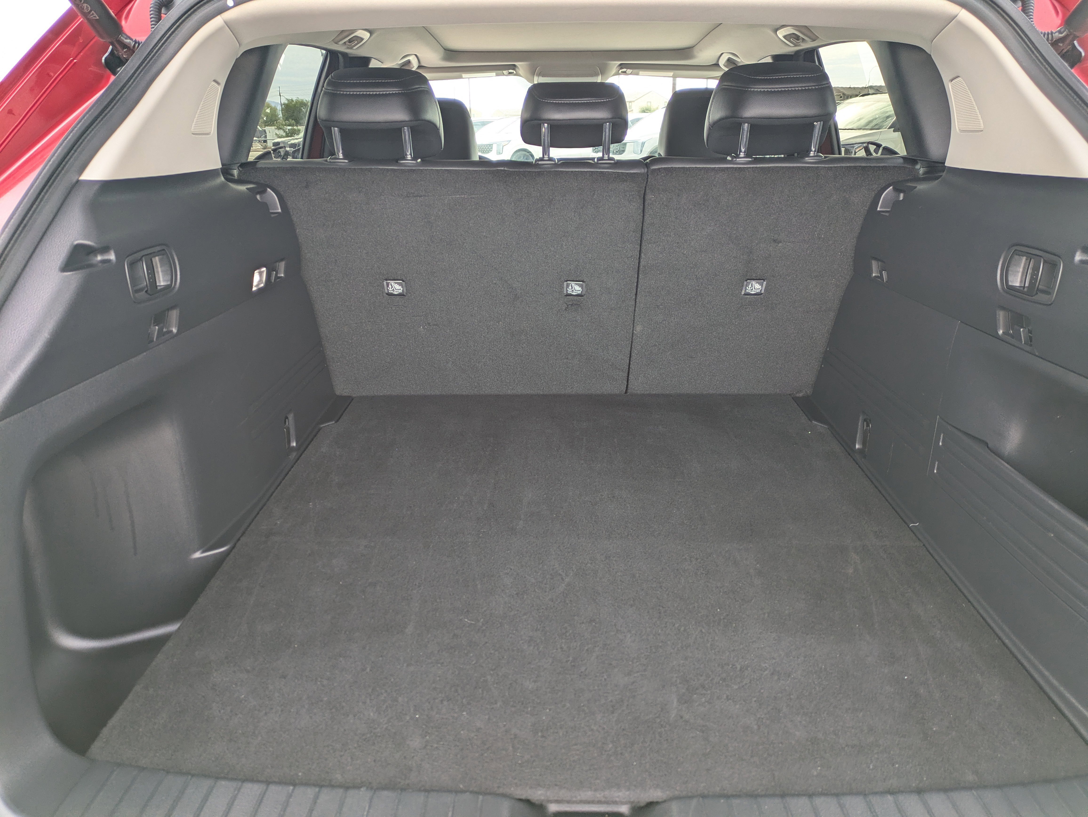 Used 2025 MAZDA CX-50 AWD 2.5 Hybrid w/ Premium Pkg image 10