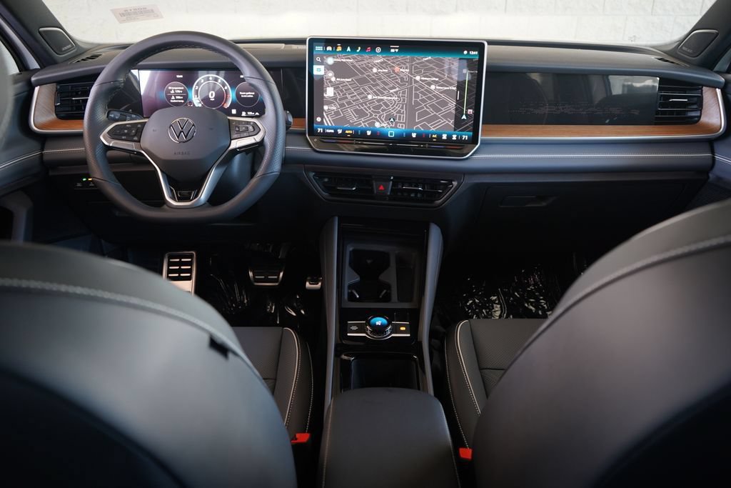 New 2026 Volkswagen Tiguan SEL R-Line AWD/4WD image 8
