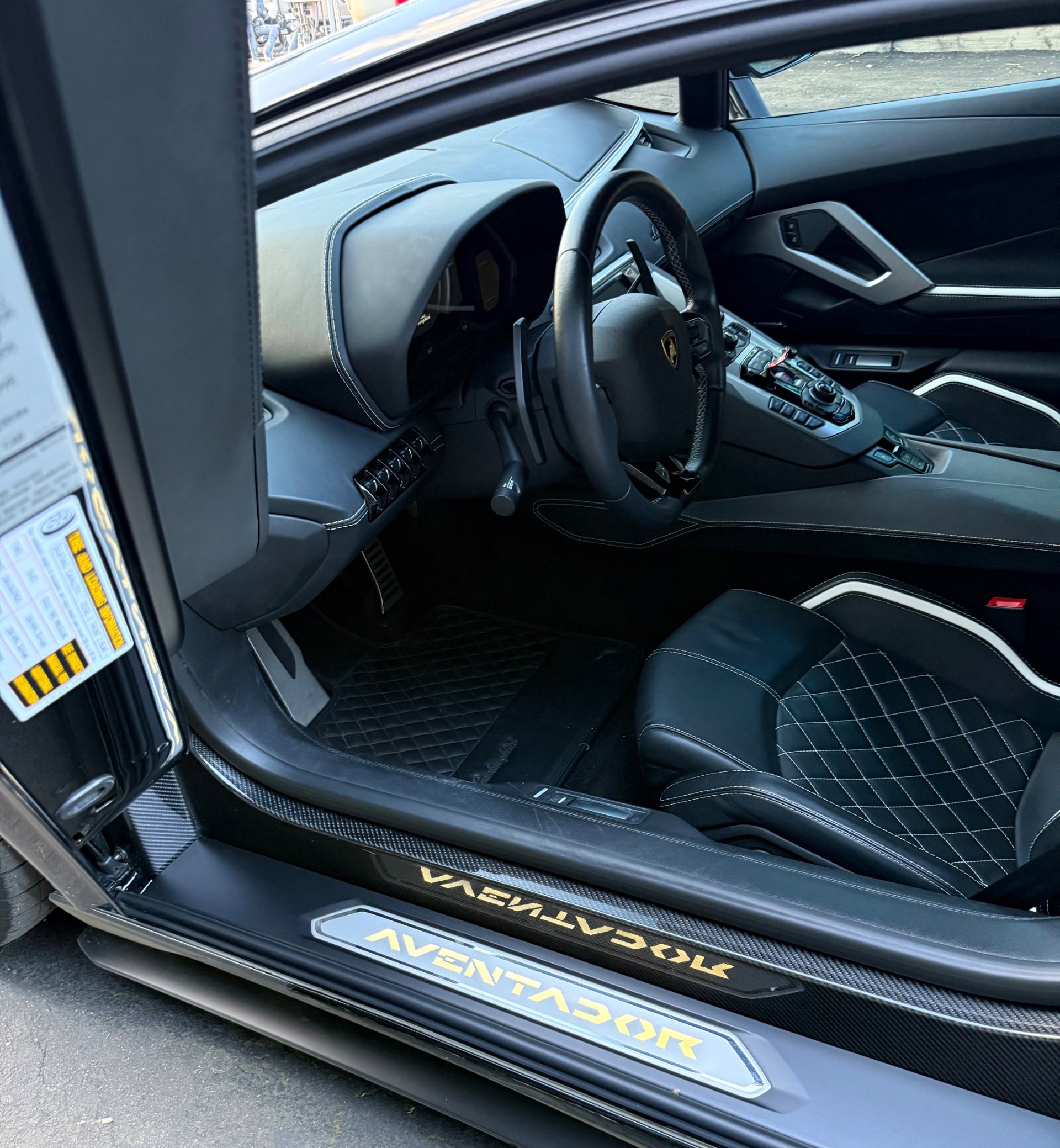 Used 2017 Lamborghini Aventador S image 16