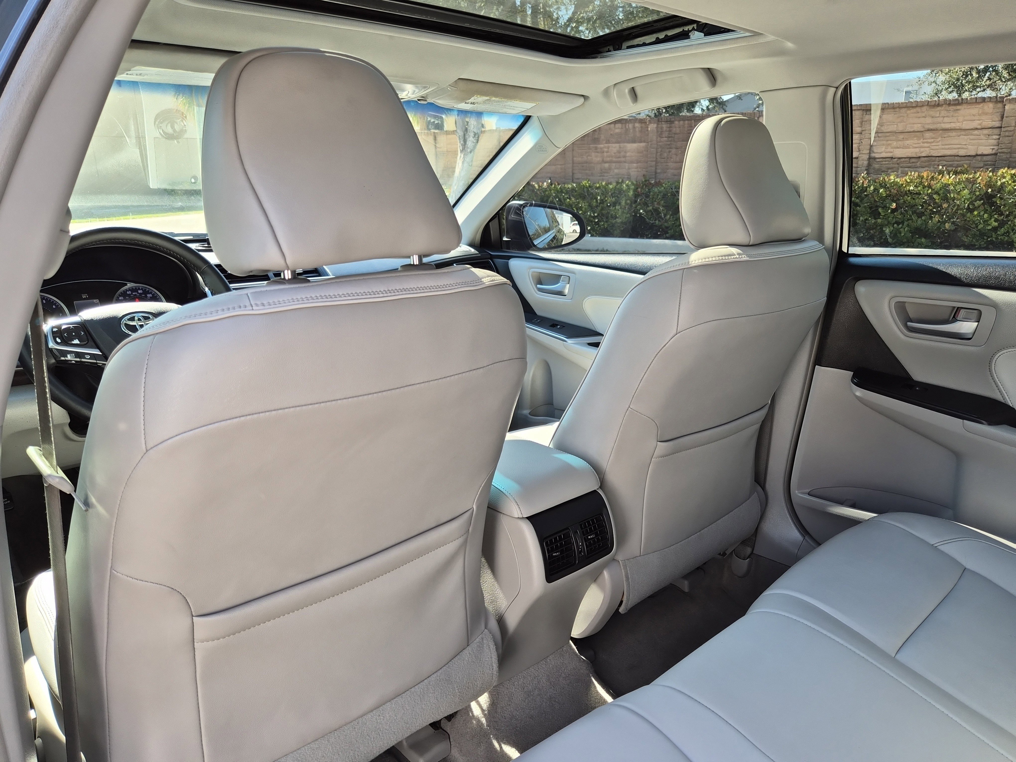 Used 2016 Toyota Camry XLE w/ Moonroof Package image 14