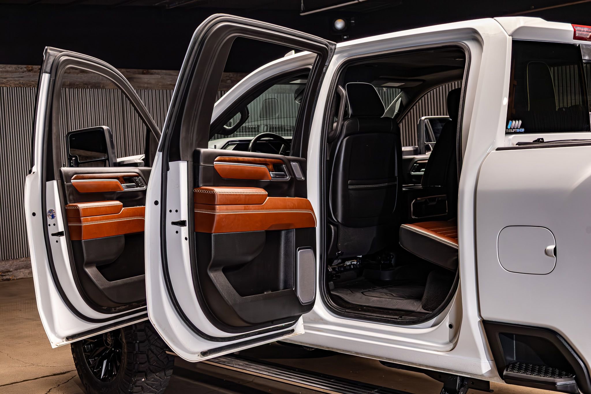 Used 2024 GMC Sierra 2500 Denali Ultimate image 28