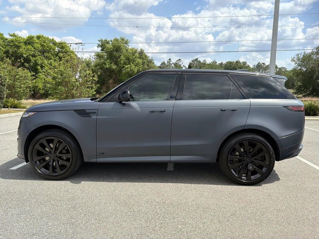 New 2026 Land Rover Range Rover Sport Dynamic SE image 2
