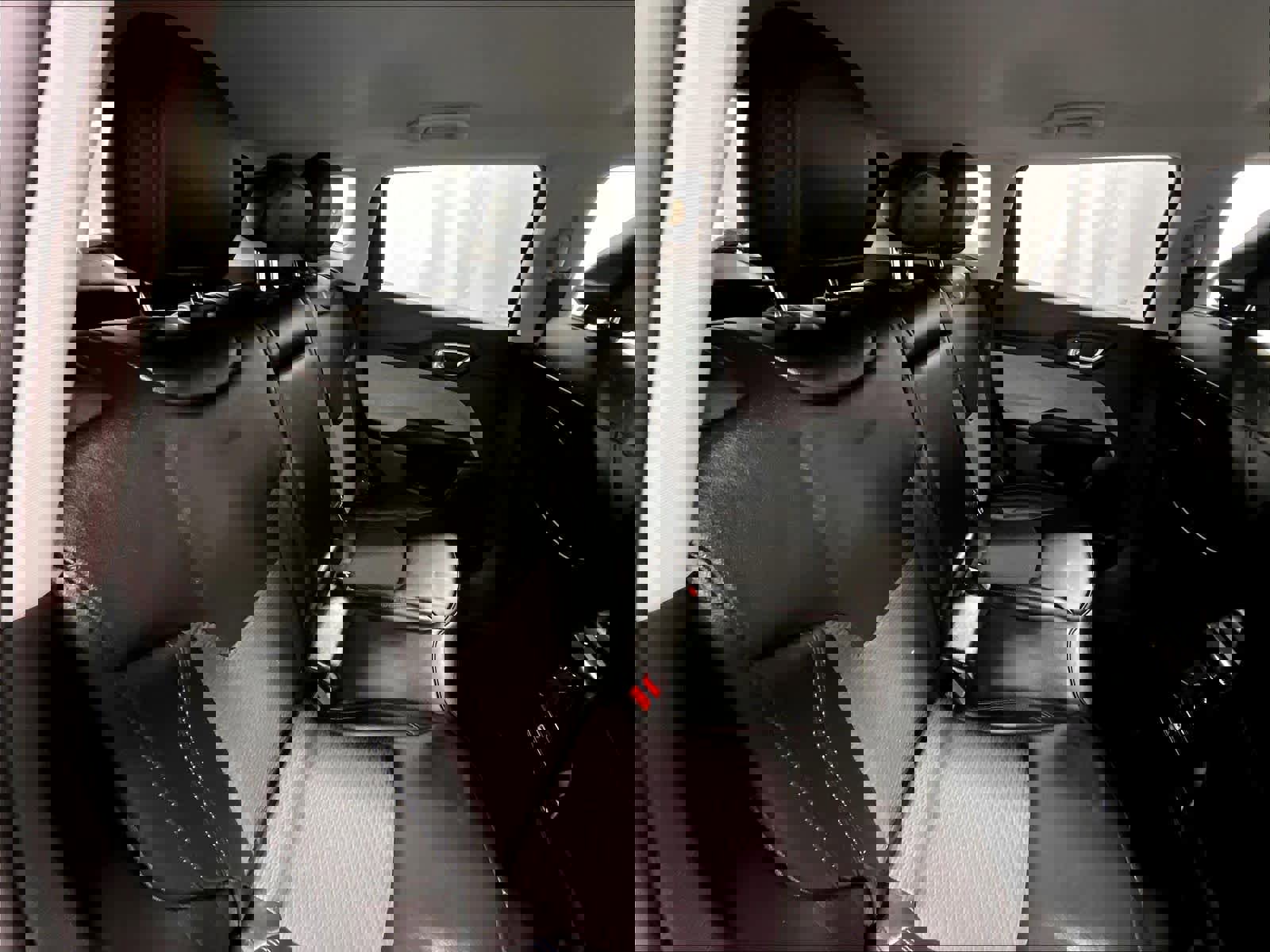 Used 2022 Jeep Compass Latitude w/ Mopar Graphics Package image 16