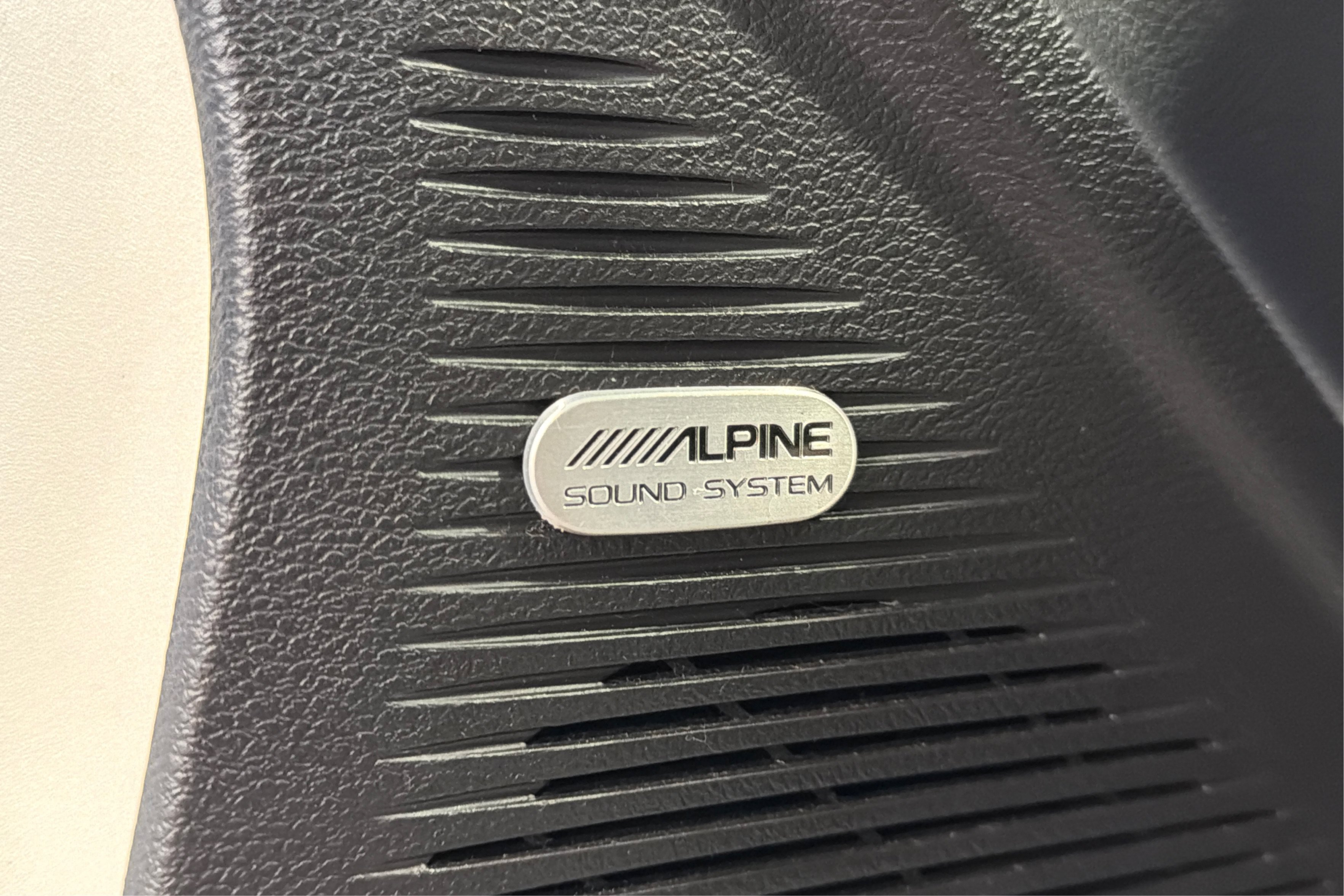 Used 2016 Dodge Challenger SXT Plus RWD image 16