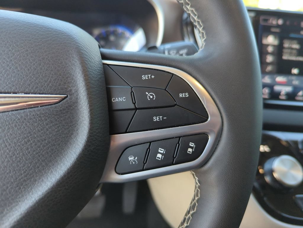 Used 2024 Chrysler Voyager LX FWD image 38
