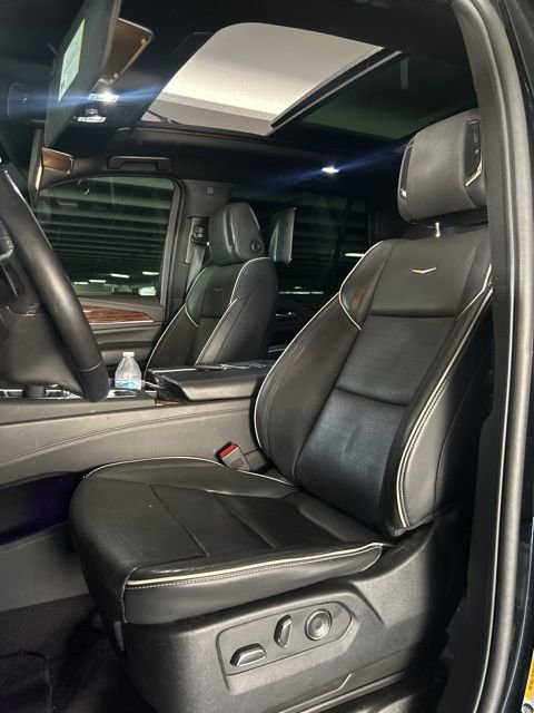 Used 2023 Cadillac Escalade Premium Luxury image 7