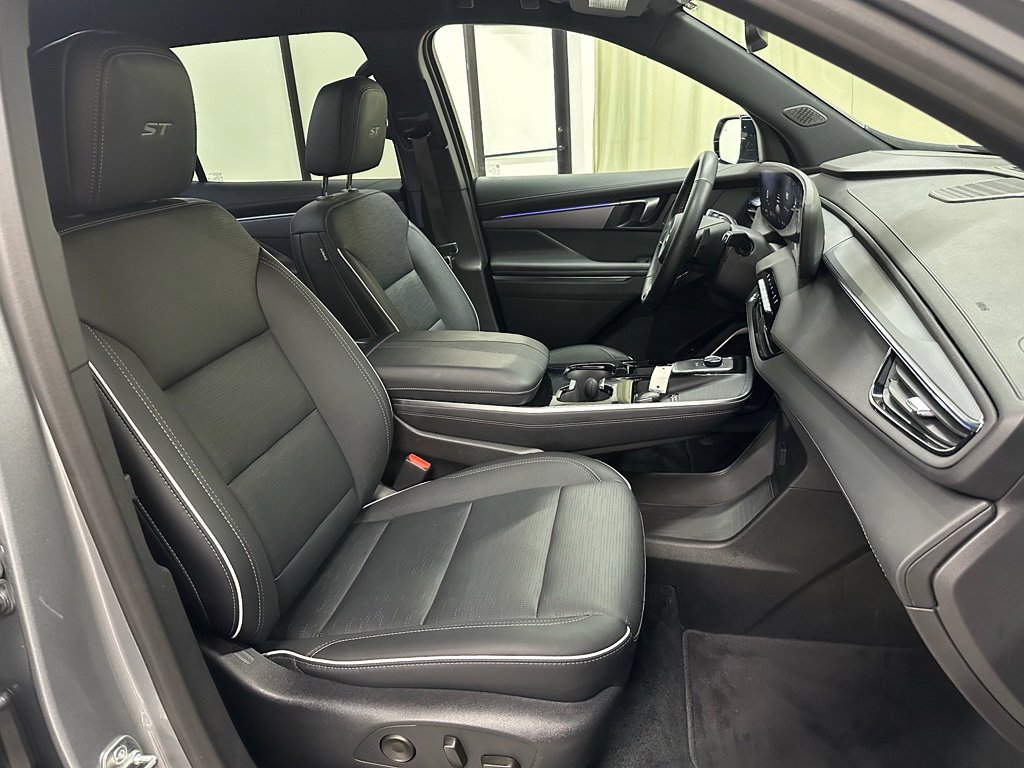 Used 2025 Buick Enclave Sport Touring image 25