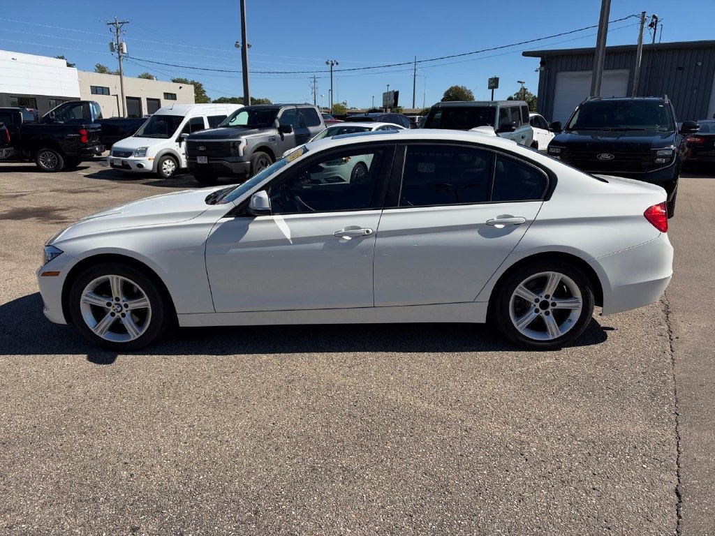 Used 2014 BMW 320i xDrive Sedan AWD/4WD image 3